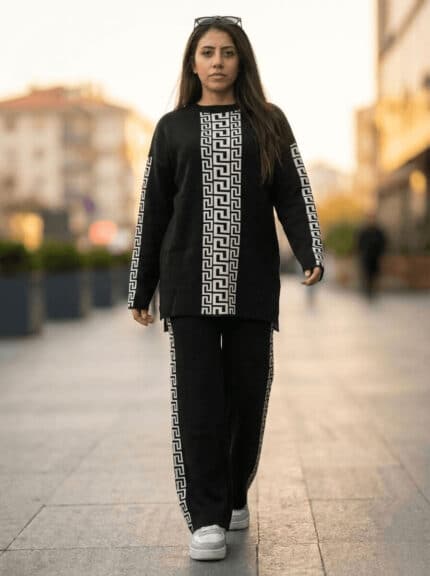 Black Drop-Shoulder Puzzle Printed Sweat Style 2-Pcs Winter Tracksuit